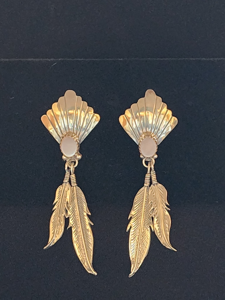Navajo Sterling Silver Feathers w/ Mother of Pearl Earrings    (Vintage) Artist:  unsigned  Exceptional vintage condition!  Well cared for, ready to wear, no polishing needed with these beauties!