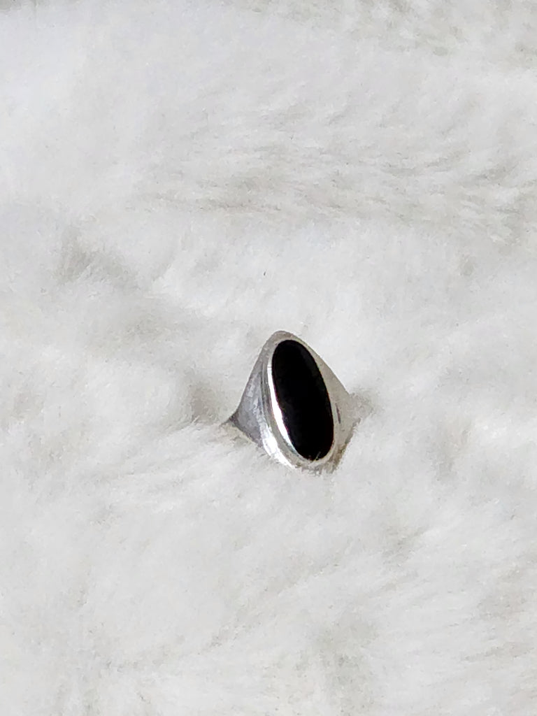 Navajo Sterling Silver w/ Onyx ring   Size 6.75   Vintage