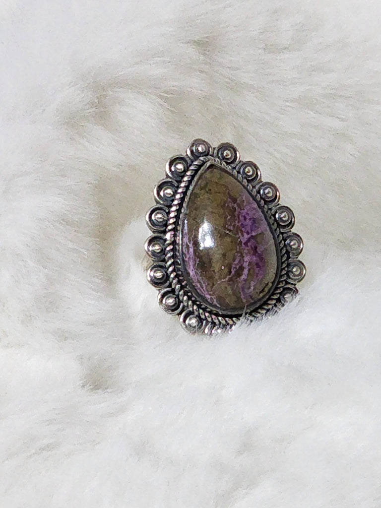 Old Southwest Sterling Silver & Stichtite Ring    Size 7.5    (New)